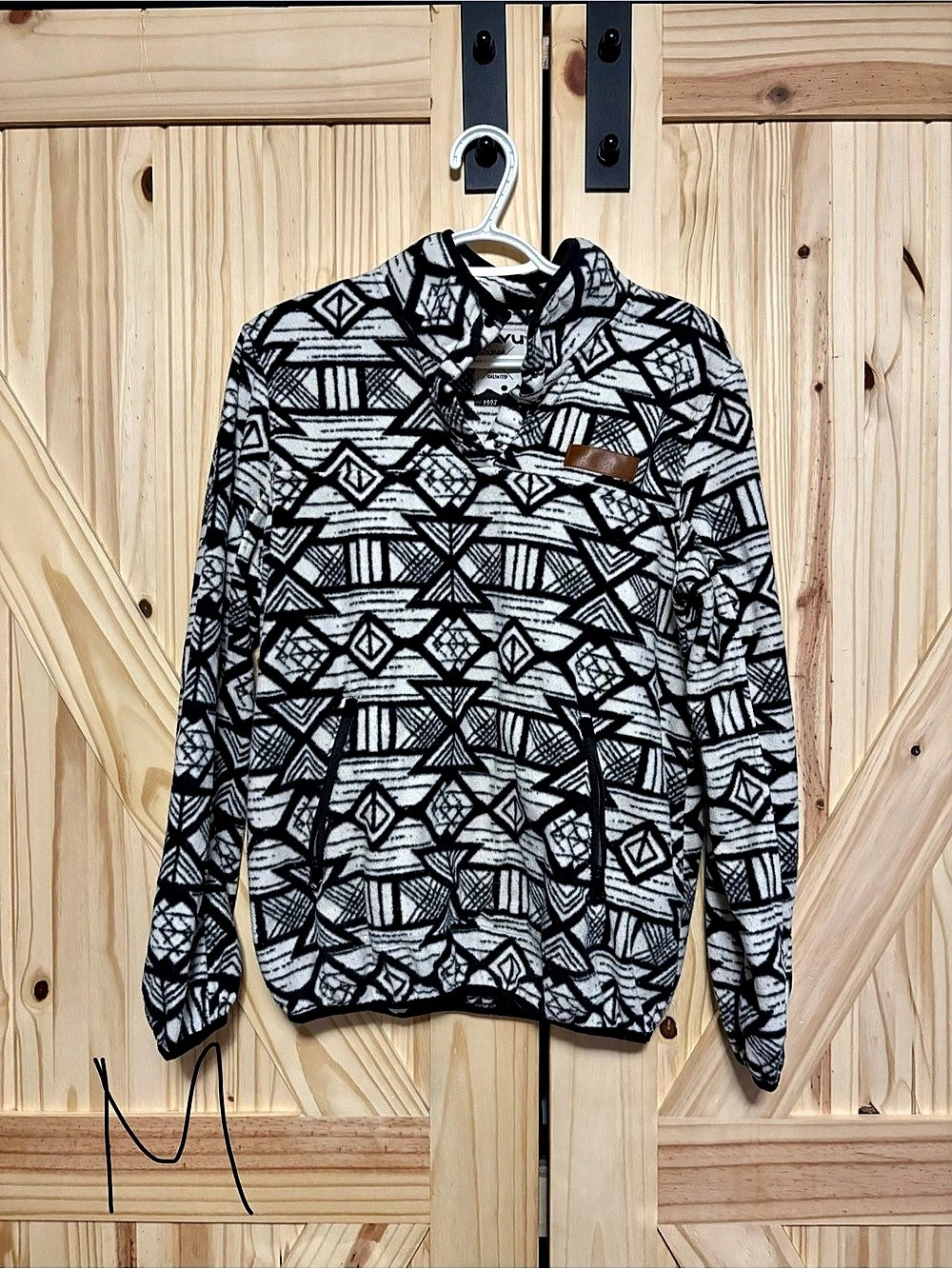 KAVU Cavanaugh Fleece Pullover, Black & White